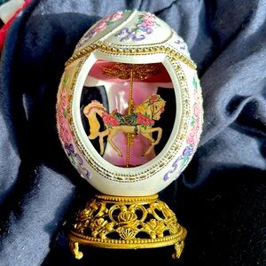 The franklin mint house of faberge egg 24 k gold accents